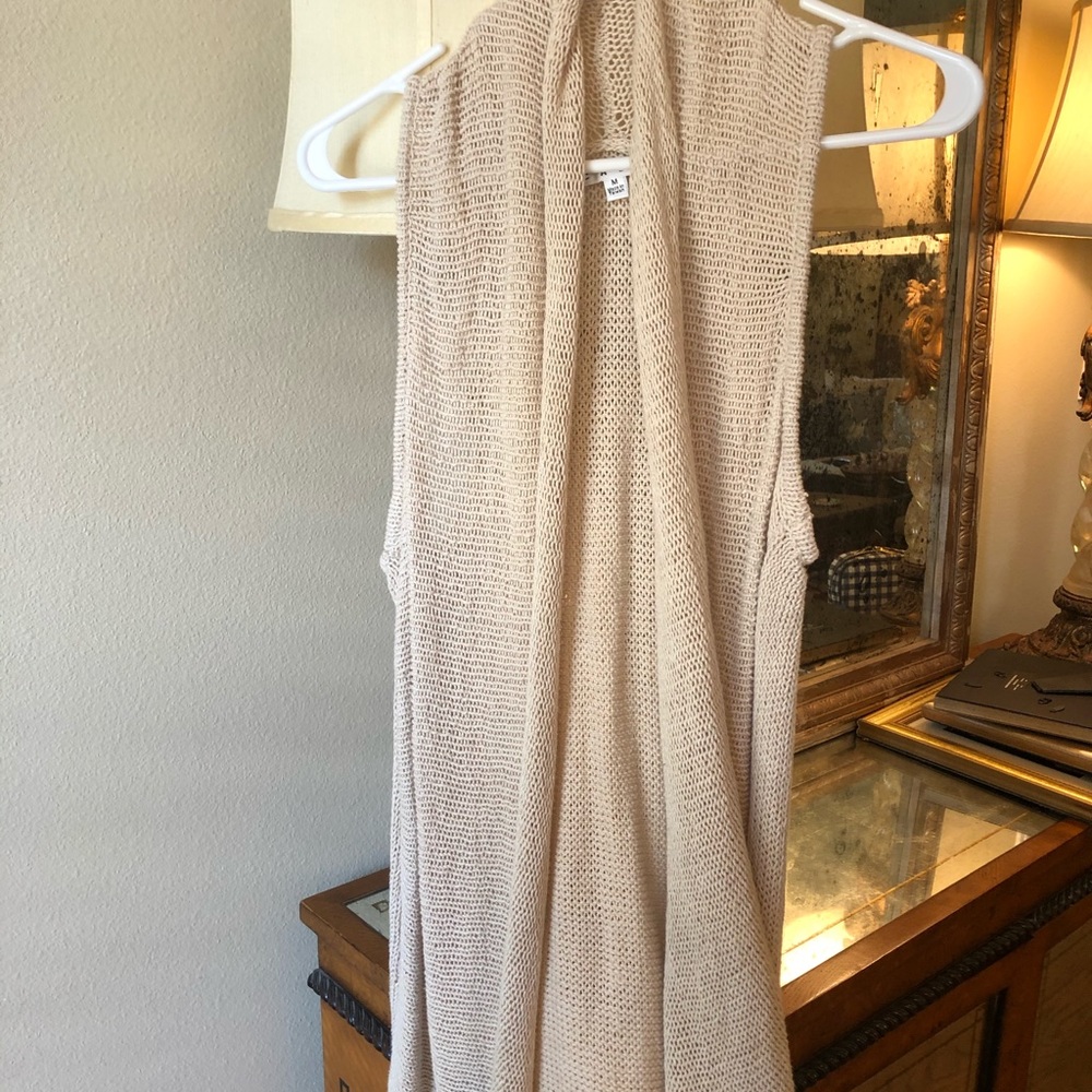 Cabi sweater vest cardigan Med